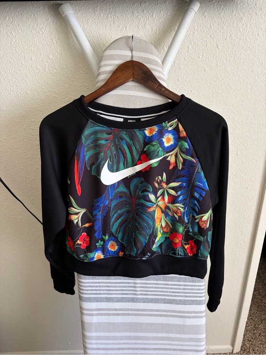 Nike Tops - Nike Black Cropped Sweatshirt with Tropical Floral Panel